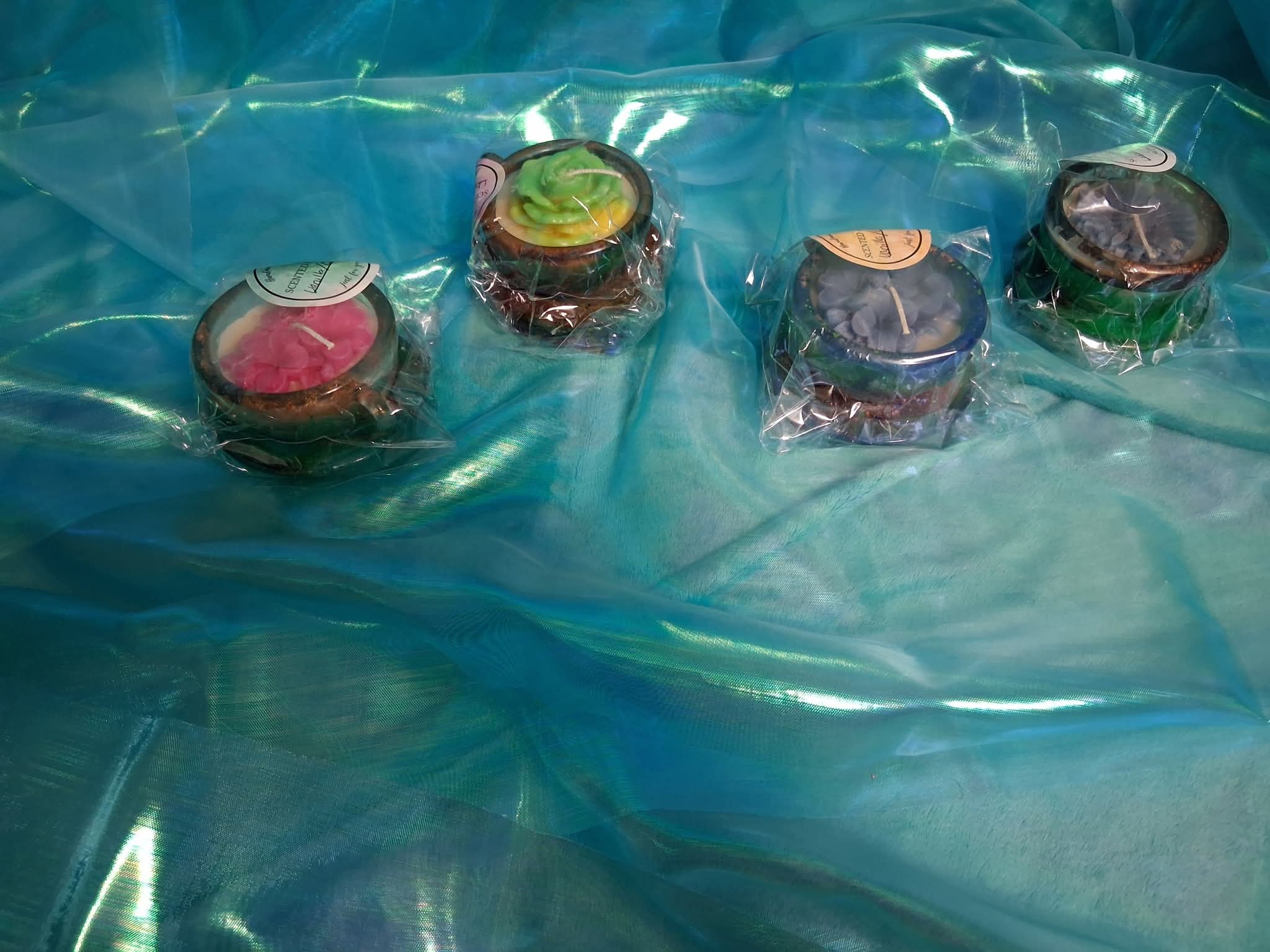 Resin cup candles $3
Scents vanilla cinnamon